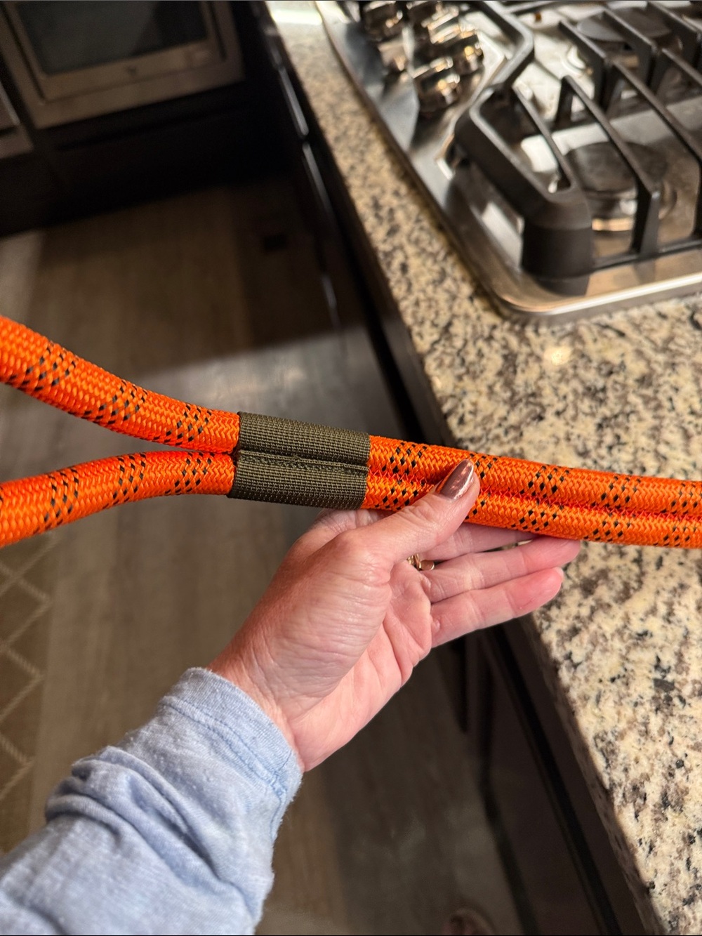 Bright Orange Rope Dog Leash with Metal Snap - Picture 5 of 7